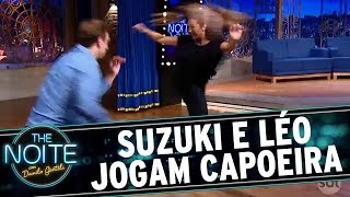 The Noite (15/11/16) - Dani Suzuki e Léo Lins jogam capoeira