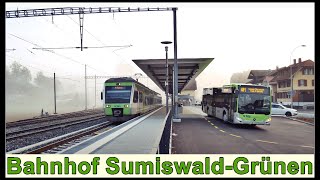 Morgendlicher Nebel am Bahnhof Sumiswald-Grünen, Kanton Bern, Schweiz 2020