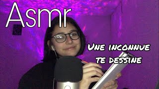 ASMR FR- Roleplay : Une inconnue t'arrête dans la rue pour te dessiner (une pro genre)