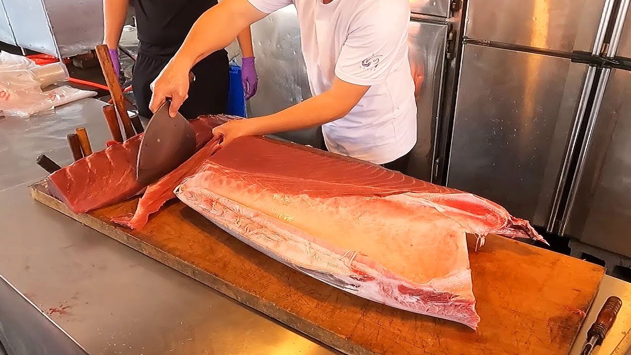 Giant Bluefin Tuna Cutting Luxurious Sashimi Youtube