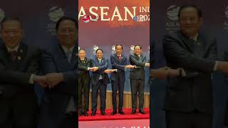 Moments of ASEAN Leaders Family Photo