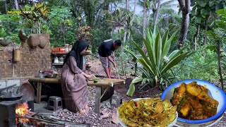 cook sweet and spicy soy sauce chicken, egg omelettes, dinner with family, village cooking