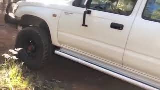 TOYOTA HILUX (1999-2004) KZN165R 3L TURBO DIESEL - 3\