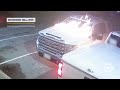 Shocking video shows suspects lighting tow truck on fire with driver inside in Richmond Hill, Ont.