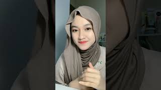 si cantik imut senyum nya bikin betah gk mau pergi #cewemanis #gadiscantik #jilbabstyle