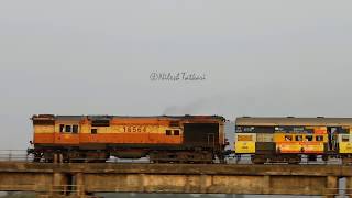 MAJSTIC KONKAN RAILWAY : Ernakulam Ajmer Marusagar Express over Vashisti River Bridge,Chiplun