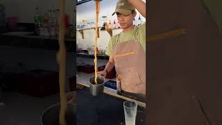 Proses membuat Teh Tarik