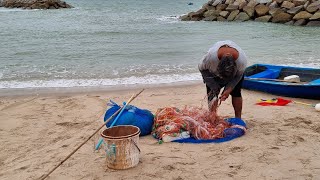 ไม่ธรรมดา..ประมงเรือเล็ก กุ้งแชบ๊วย ปลาอินทรีย์ หาดแสงจันทร์ ระยอง