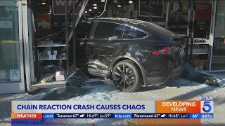 5 hurt in chain-reaction crash in Studio City