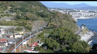 東海道本線石橋鉄橋（玉川橋梁）を通過するE231系