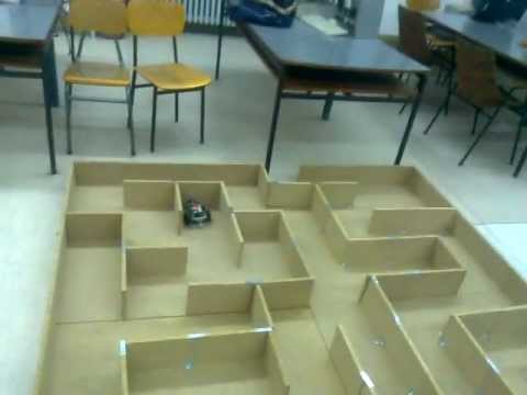 Maze Solver Robot - YouTube