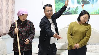 儿子打工5年共寄回家60万，母亲一分没见到，儿子回来发现真相【小白导演】