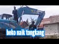 Proses beko naik tongkang | beko | exavator | kobelco @sumber Rizki teralis