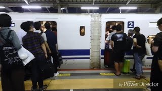 2019年8月14日 のぞみ58号自由席乗車率120%❗まぁまぁの下車があったけど5人以上は乗れたが積み残し客が発生し急遽指定席誘導を行い発車【台風10号直撃前日の岡山駅】