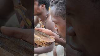 Breakfast time 🥞😋 Hadzabe boys having their breakfast before hunting #hadzabetribe