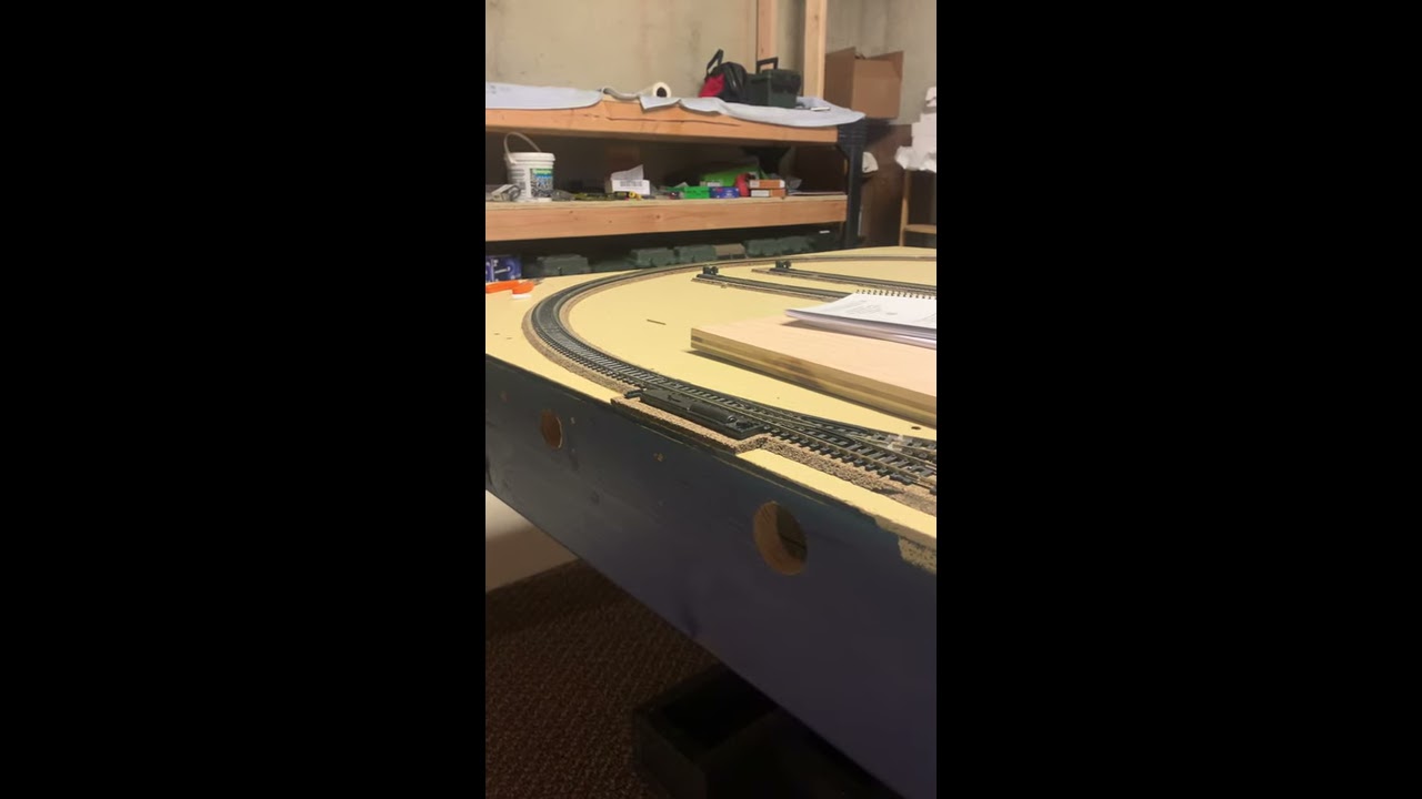 Bachmann B&O EM-1 On My 4x12 HO Scale Layout - YouTube