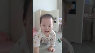 냉장고 털다 걸린 서윤이를 찍다 걸린 아빠(Seoyoon caught looking through the refrigerator. Dad caught filming Seoyoon)