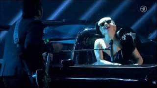 Lady Gaga - Marry The Night BAMBI 2011 HD + acceptance