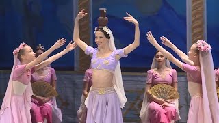 マヌーと2人の少女（壺の踊り）「ラ・バヤデール」ロシア・チュバシバレエ団 \