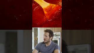 Chris Pratt LOVES to dip his pizza crust
