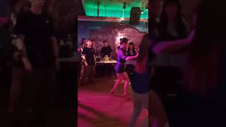 한국 대표 디제이 린넨, 최고의 댄서 몽~~ 살사 생일빵 #bachata #salsadance #살사댄스 #salsa #바차타 #bachatasalsa #hongturn #홍턴