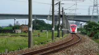 2013/05/20-自強號普悠瑪列車8782次,海線龍井儲煤場(南)通過.