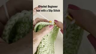 Crochet beginner join with a slip stitch CROCHET FOR BEGINNERS HOW TO CROCHET