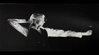 David Bowie - 08. TVC 15 (Live).