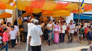 Bun Kathin  ceremony at  Wat Palang Pagoda