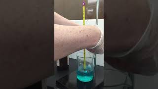 Aluminum reacting with copper (II) chloride