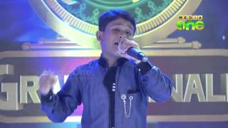 ▶ Badhusha   Best Performance, Zuhra Bathool   Pathinalam Ravu Grand Final   Mappila Songs   YouTube
