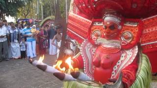 Narambil Bhagavathi Alakkad sree Kalarikkal Kaliyattam