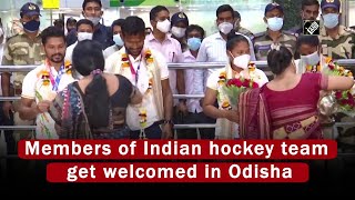 Members of Indian hockey team get welcomed in Odisha