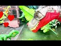 rescue the baby t rex giant tyrannosaurus rex vs giganotosurus vs therizinosaurus jw new movie