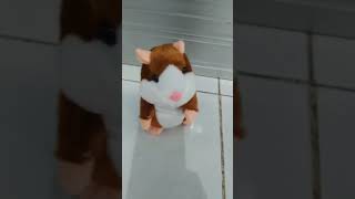 Mainan boneka hamster bisa tiru suara