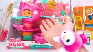 Num Noms play at the Go Go Cafe!