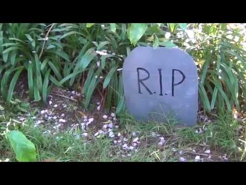 How to make a fake Halloween tombstone How to make a fake Halloween tombstone