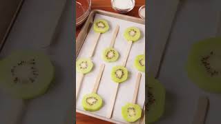 Chocolate dip kiwi 🥝 #viral #easytricks #australia #easy #diyfood #easyhacks