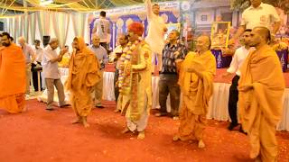 Swaminarayan Raas : Raas Utsav | H. H. 108 Shree Lalji Maharaj Shree Playing raas.