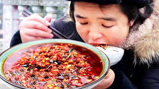 Sister Miao made 2 catties of beef with chili sauce, even eating two bowls of rice was not addictive