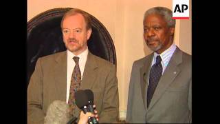 UK: LONDON: UN CHIEF ANNAN MEETS FOREIGN SECRETARY COOK