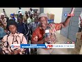 remise de don commune de ngogom par le maire papa momar ngom et son partenaire papa boubacar samassa