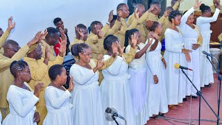 Tazama Jinsi Ilivyo vyema, nakupendeza sana, Ndugu wakae Pamoja kwa Umoja - KFT St. Joseph Cathedral