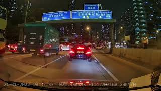 車CAM直擊 - 龍翔道近彩虹天主堂有伯伯橫過馬路..