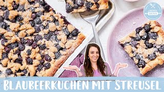 Blaubeerkuchen mit Streusel | Schneller Heidelbeerkuchen vom Blech 🫐 😍 | Einfach Backen