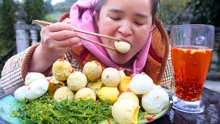 Aduo had a great appetite, she ate 12 chicken baluts at once!