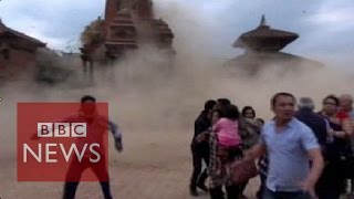 Nepal earthquake: Video shows terrified tourists as the temple collapses - BBC News