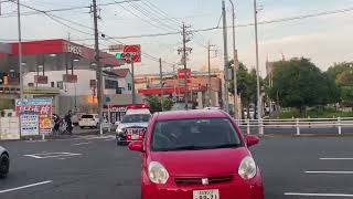 愛知県警察　パトカー　緊急走行