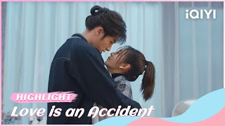 An Jingzhao Teases Chu Yue, But Chu Yue Fights Back in Bed | Love Is An Accident | iQIYI Romance