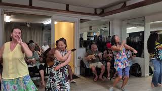 Hawaii local music with Hula dancing